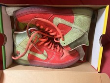 Nike SB Dunk High Strawberry Tough