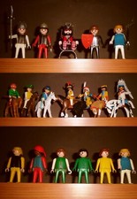 Stock PLAYMOBIL 19 Omini + 7 Cavalli Geobra 1974 Pirati Cavalieri Indiani Cowboy