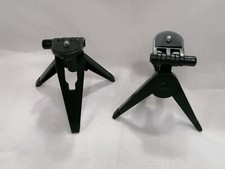 Lotto 2 Supporti Mini Treppiedi orientabili per flash, foto camera ecc.. 