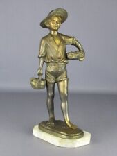 Scultura ragazzo pescatore