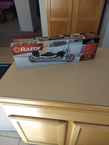 Razor kick scooter - kick,