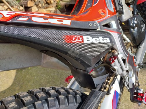 Decalcomania airbox pinza - pinza, beta