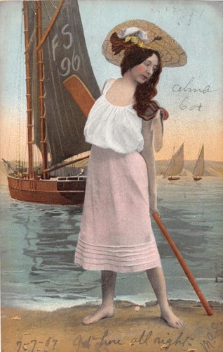 Donna holding remo posa - holding,