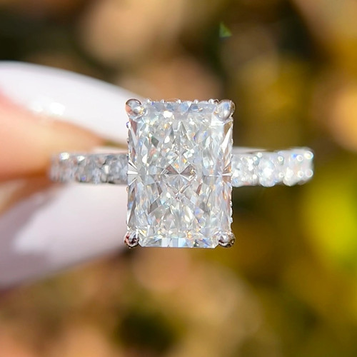 Anello solitario con - , diamanti