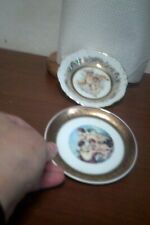  2 piattini  miniature da collezione in ceramica vintage leggi