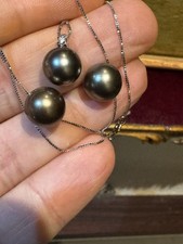 Ciondolo E Paio Di Orecchini