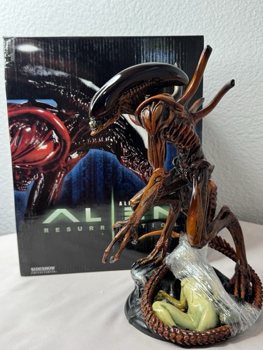 Statua guerriero alieno