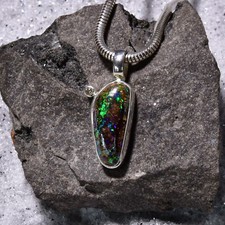 Ciondolo opale boulder