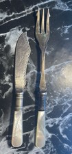 Antico coltello a forchetta tridente Sheffield Inghilterra placcato argento manici madreperla