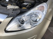 Opel Corsa D faro sinistro