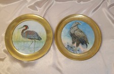 Due piatti in ceramica e