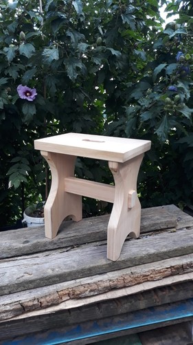 Sgabello legno massiccio - in,