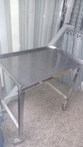 Tavolo vintage con rotelle - tavolo,