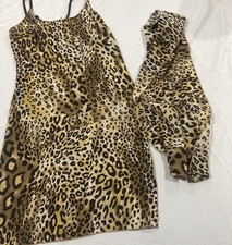 Camicia da notte e sciarpa