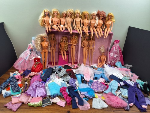 Enorme lotto bambole barbie - enorme,