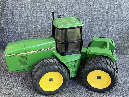 Trattore agricolo articolato