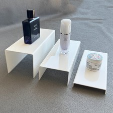 Grande espositore a forma di U