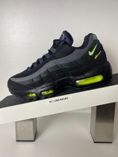 NIKE AIR MAX 95 US 7 EUR 40