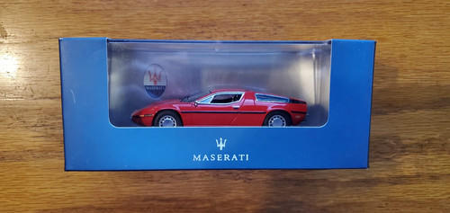 Maserati bora ixo modello - 1/43,