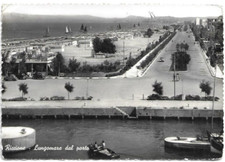 CARTOLINA DI RIMINI ,RICCIONE - LUNGOMARE DAL PORTO  viaggiata 1954
