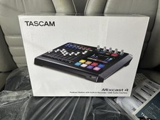 TASCAM Mixcast 4 CONSOLE MIXER PER LA REGISTRAZIOENE DI PODCAST MUSIC