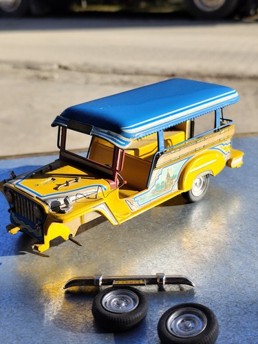 Jeepney promite giallo - giallo,