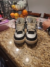 Air Jordan 4 Retro Never Worn