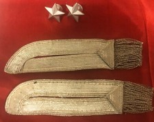 STELLETTE E  ALAMARI PER GRANDE UNIFORME  CARABINIER REALI NON PIÙ IN USO