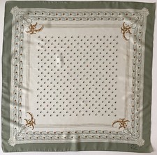 )1 Una sciarpa vintage