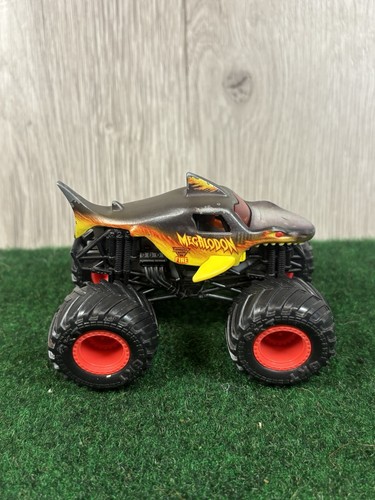 Monster jam megalodon - jam, fire