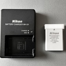 Nikon MH-24 + EN-EL14a Caricabatteria originale Nikon MH-24 e batteria EN-EL14a