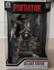 Statua Culturefly Predator Deluxe 9" con sfondo acrilico nuova 