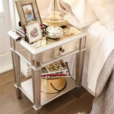 Comodino con cassetto