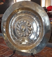 Antico piatto elemosiniere della prima metà del '500.