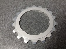 Pignon en aluminium N.O.S "EVEREST NOVA" 18d (Ref 23)