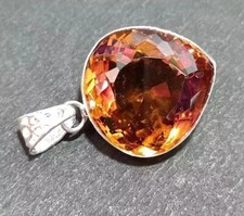 Ciondolo Certificato 49,44 Ct Taglio Pera Zultanite Naturale 7 Colori Argento 925 Gioielli