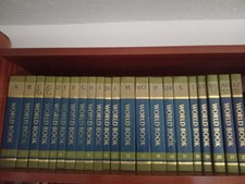 The World Book Encyclopedia. 22 volumi.