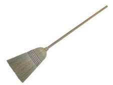 SCOPA AMALIA CON MANICO IN LEGNO REALIZZATA IN SAGGINA