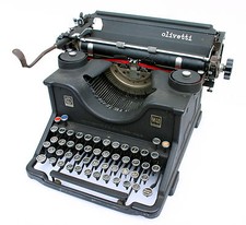 MACCHINA DA SCRIVERE OLIVETTI