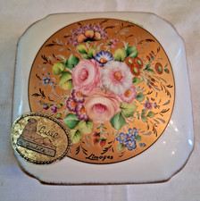 SCATOLA QUADRATA LIMOGES DIPINTA CON RIFINITURE IN ORO  MISURA: 12 X 12 CM /H 4 