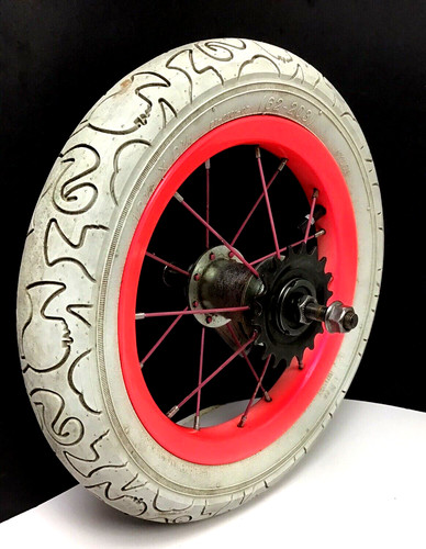 Bicicletta posteriore rosa - bicicletta,