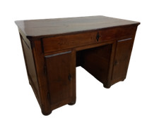 Scrivania in castano e abete