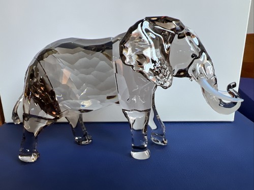Swarovski 2022 zena elephant - zena,