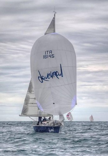 Barca vela natante - a,