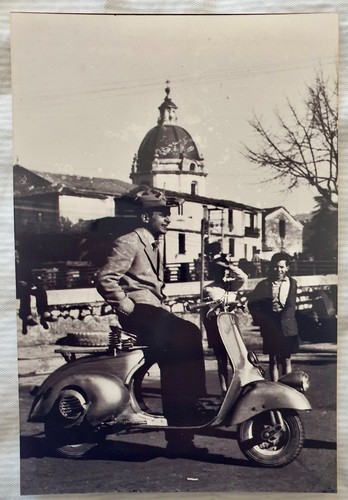 Cartolina fotografia vespa - fotografia,
