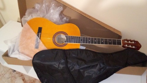 Chitarra acustica nuova - chitarra,