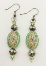 ORECCHINI GALAXY lunghi. Orecchini verdi vintage con disegno galassia.