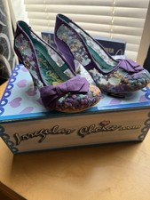 Scarpe viola floreale