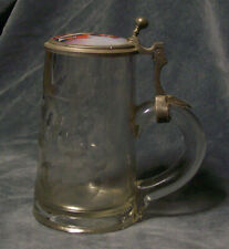 Antico boccale caraffa da birra in vetro con coperchio in porcellana dipinta