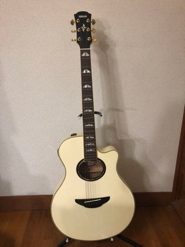 Yamaha chitarra acustica